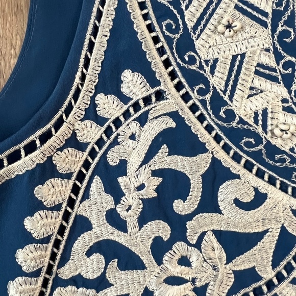 Adrianna Papell Blue Embroidered High Neck Tank Sz XS - Picture 4 of 10